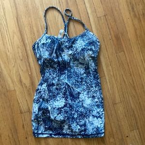 Lululemon tank top with built in bra